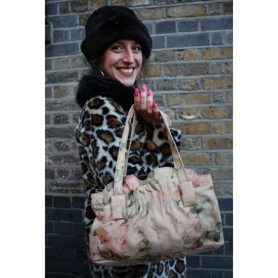 Victoria Medium Clipframe bag in Very Dark Floral print Leather Vintage